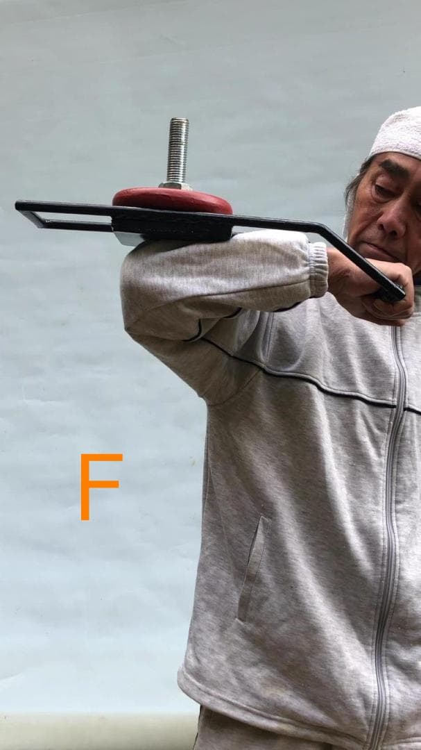 筋トレ　器具　肩　用具　用品　グッズ　ダンベル　空手　筋肉　アームレスリング