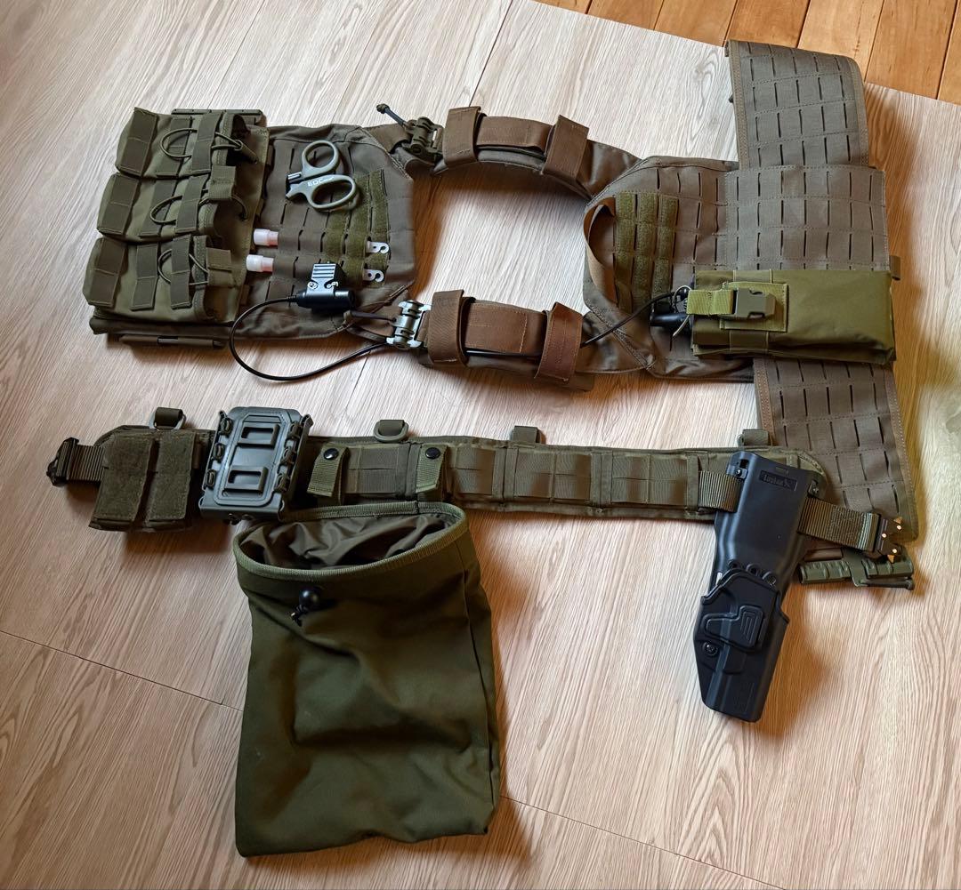 オリーブドラブ ナイロン製ミリタリー装備セット