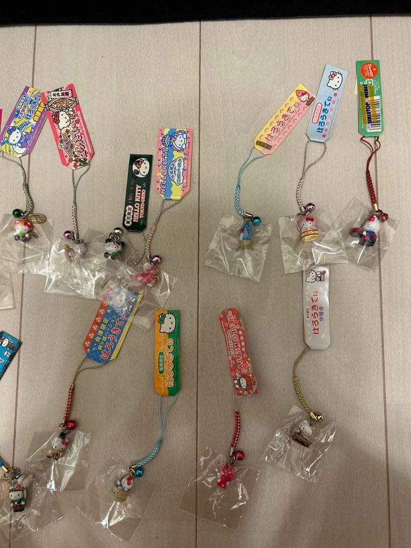 ご当地ハローキティ ストラップ 87個 まとめ売り　未使用
