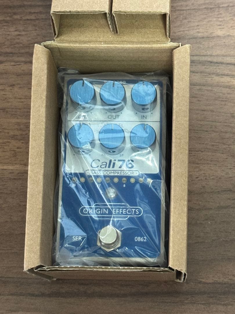 ベース ORIGIN EFFECTS Cali76 SUPER VINTAGE BLUE