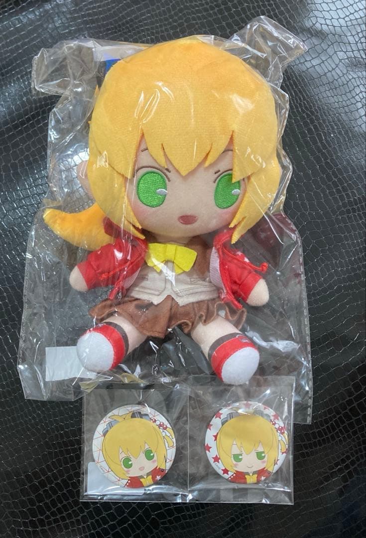 弦巻マキ おすわりぬいぐるみ (制服)缶バッジセットAHSストア限定 ②