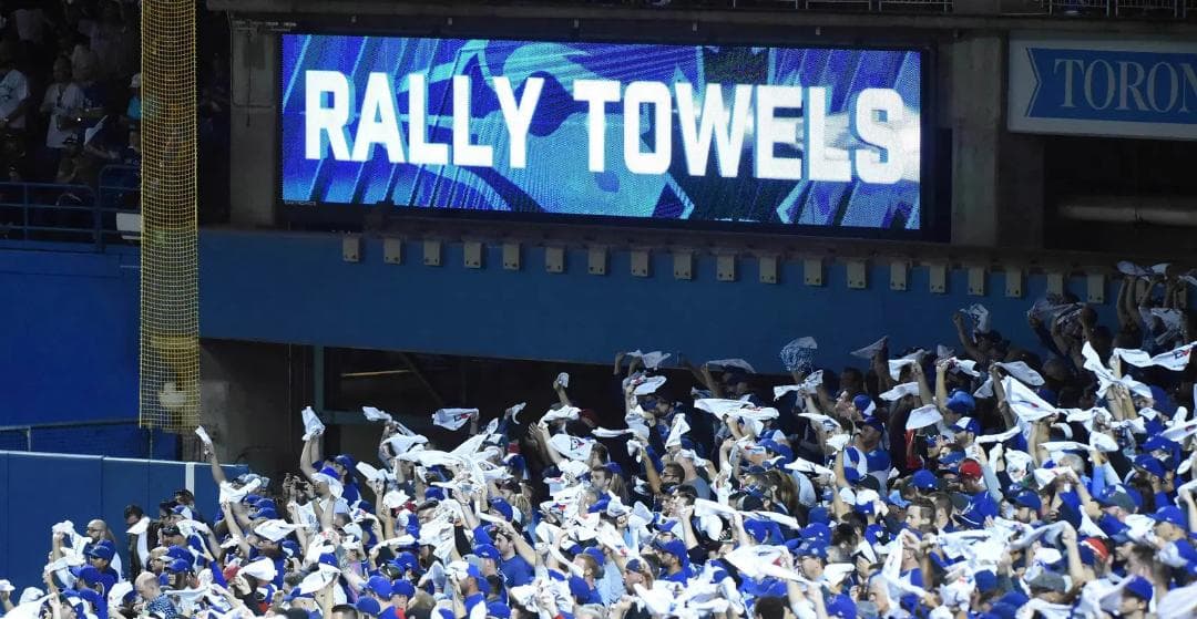 【未使用】2025 WS第2戦 ドジャース ブルージェイズ 現地限定タオル