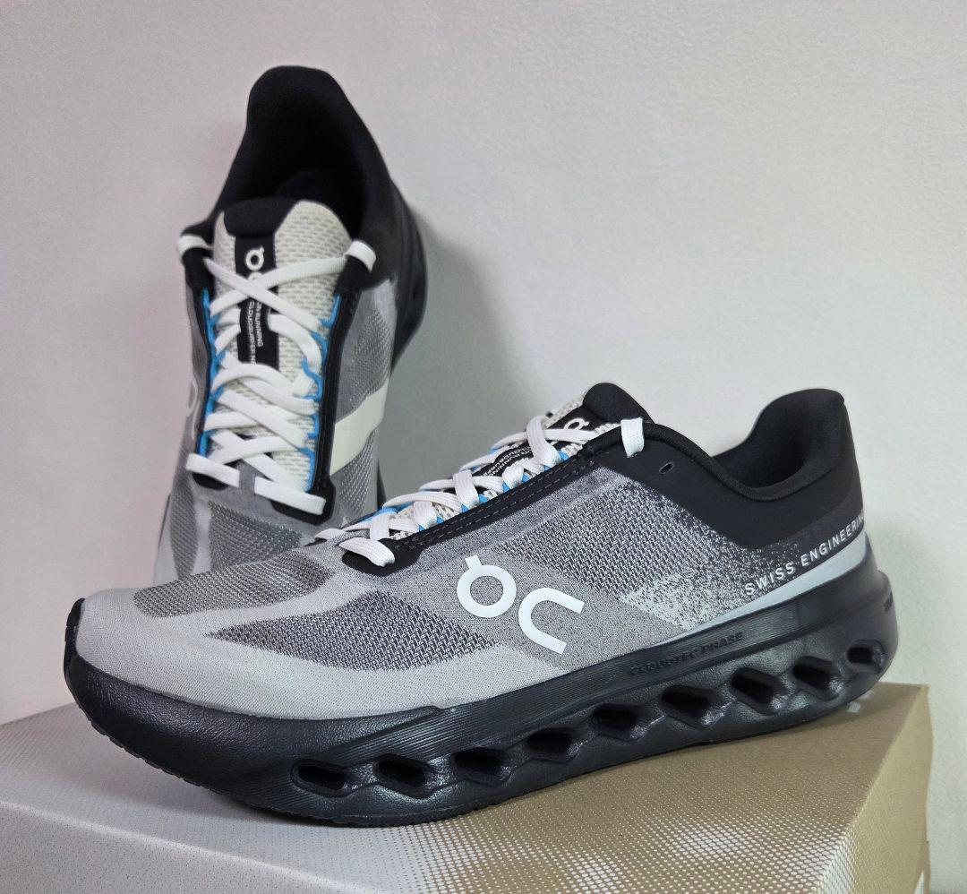 オン On Running Cloudsurfer Next Lumos