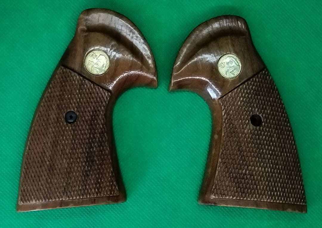 コルトパイソン純正木製グリップ ネジ付き