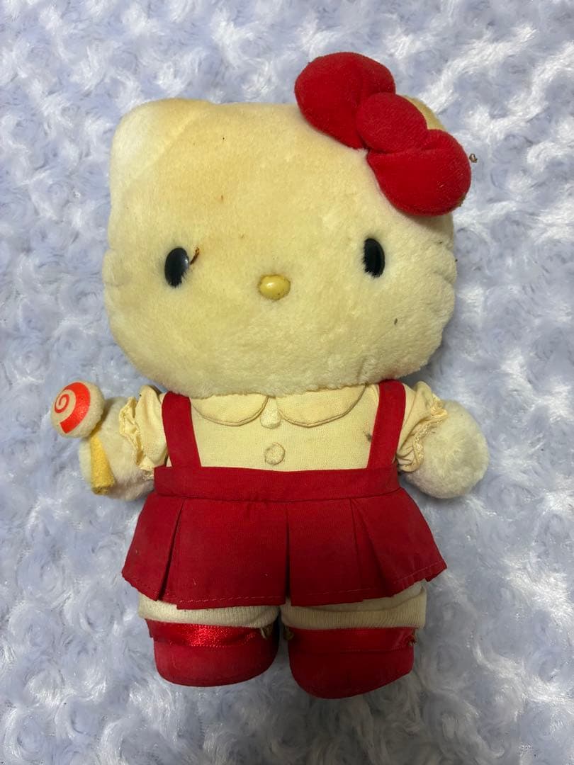 ハローキティ ぬいぐるみ 赤いエプロン