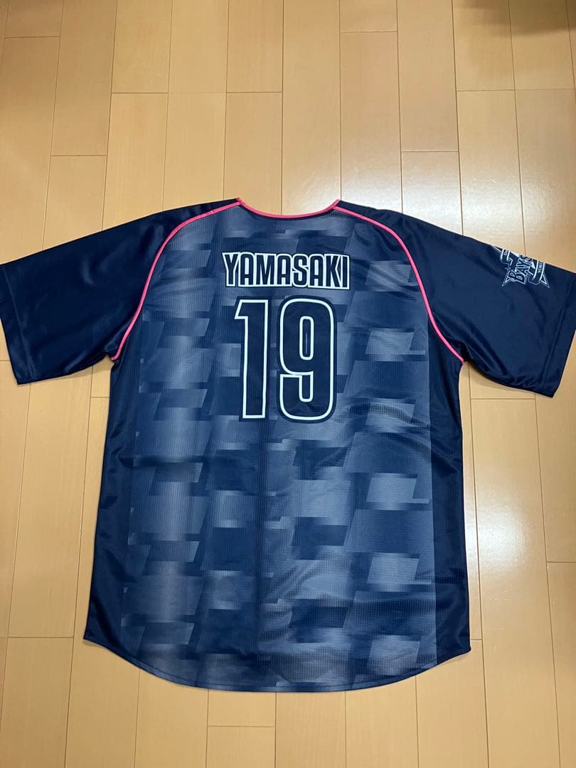 山崎康晃　横浜denaベイスターズ　コラボ　ユニフォーム　ハイクオリティー