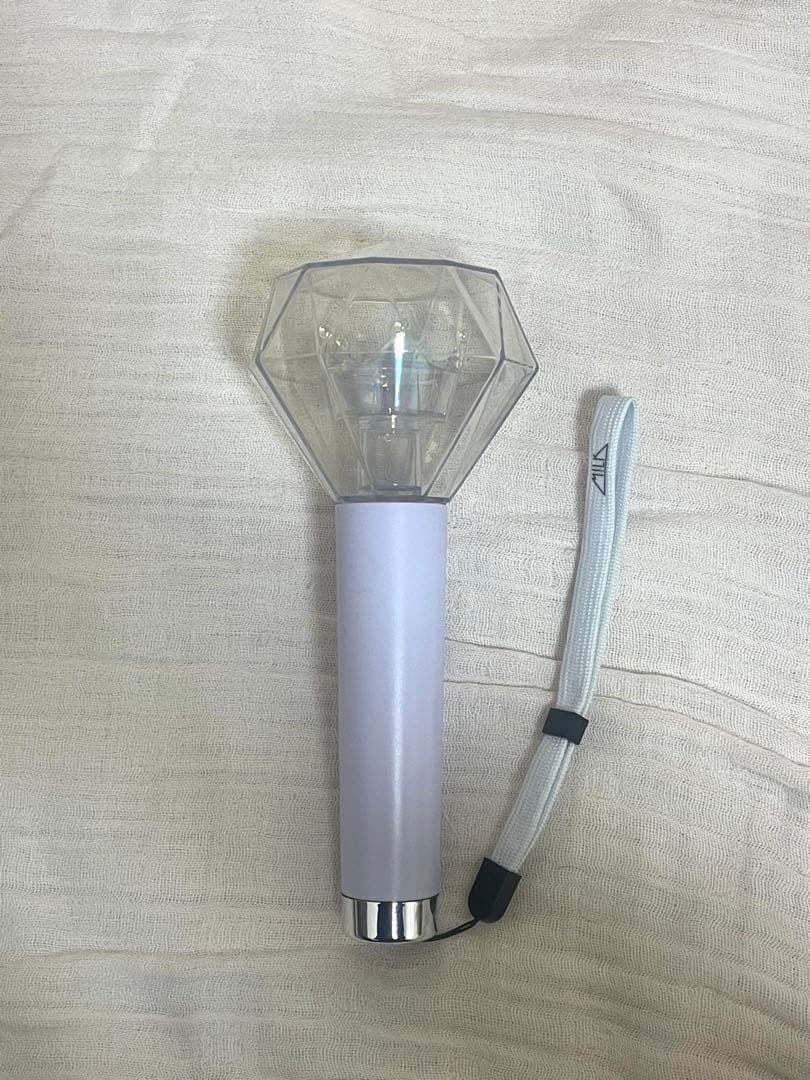 M!LK ミルクラスタル ペンライト 2