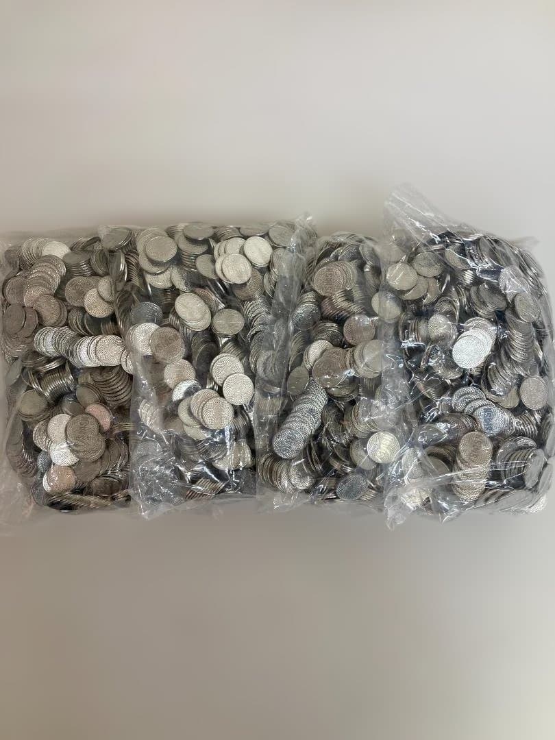 新品・未使用　パチスロ25パイメダル！　4000枚