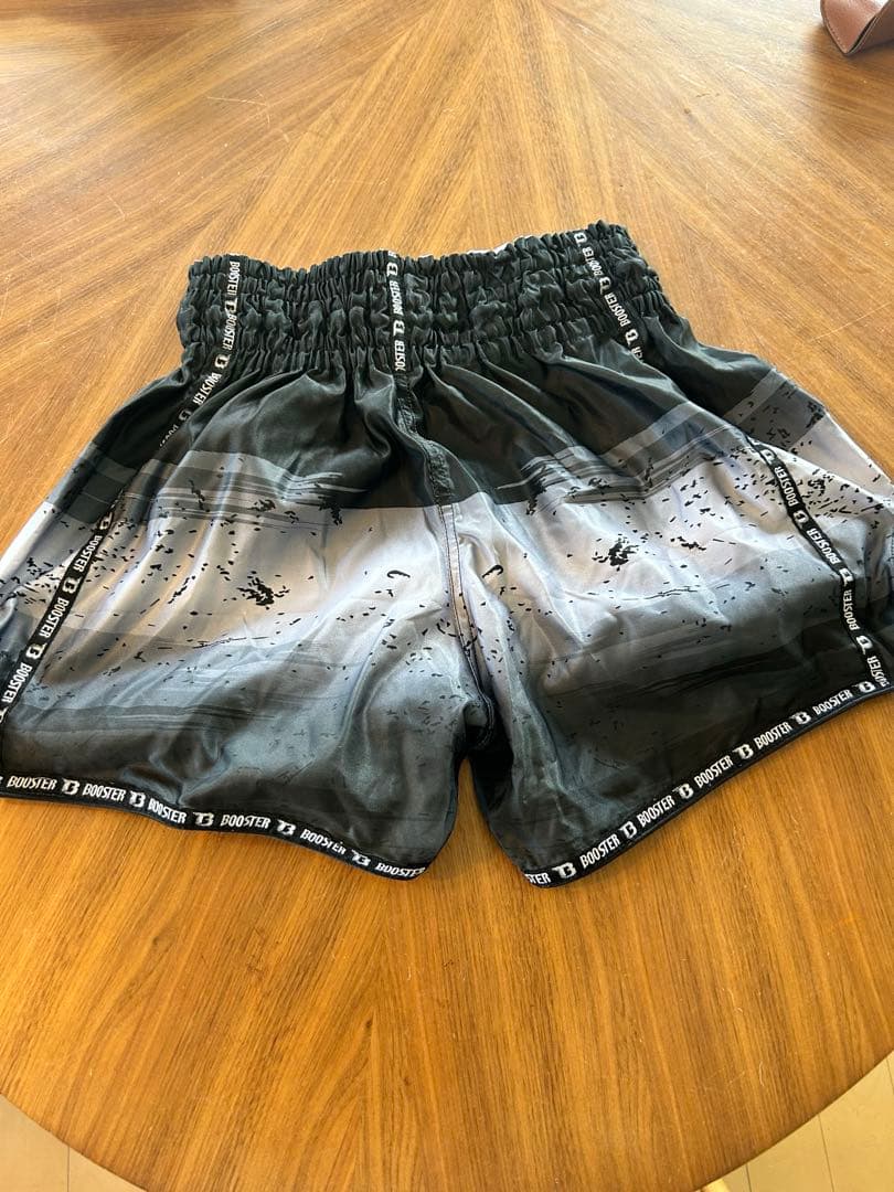 Boostarムエタイショーツ グレー/ブラック ブースター キックボクシング