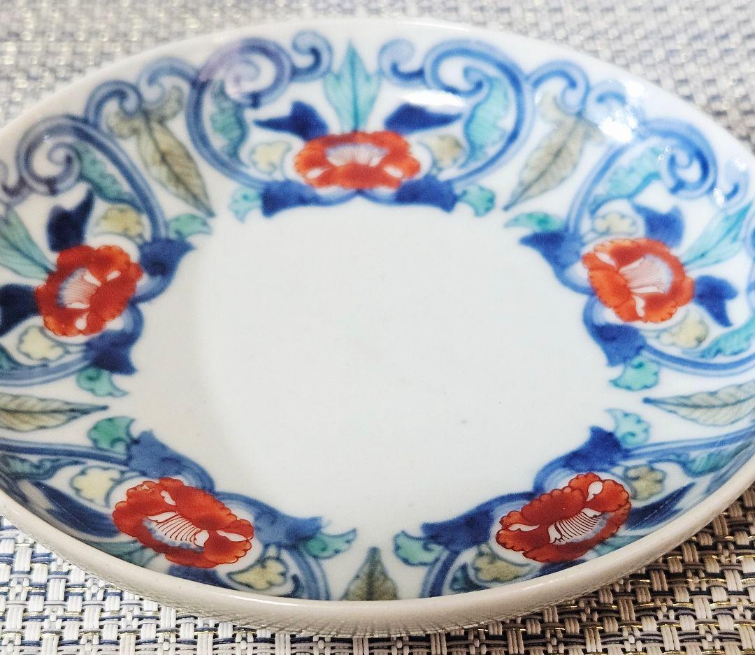 江戸時代末期～明治時代初期頃　後期色鍋島 色絵　唐草花文様　約12.5cm　小皿