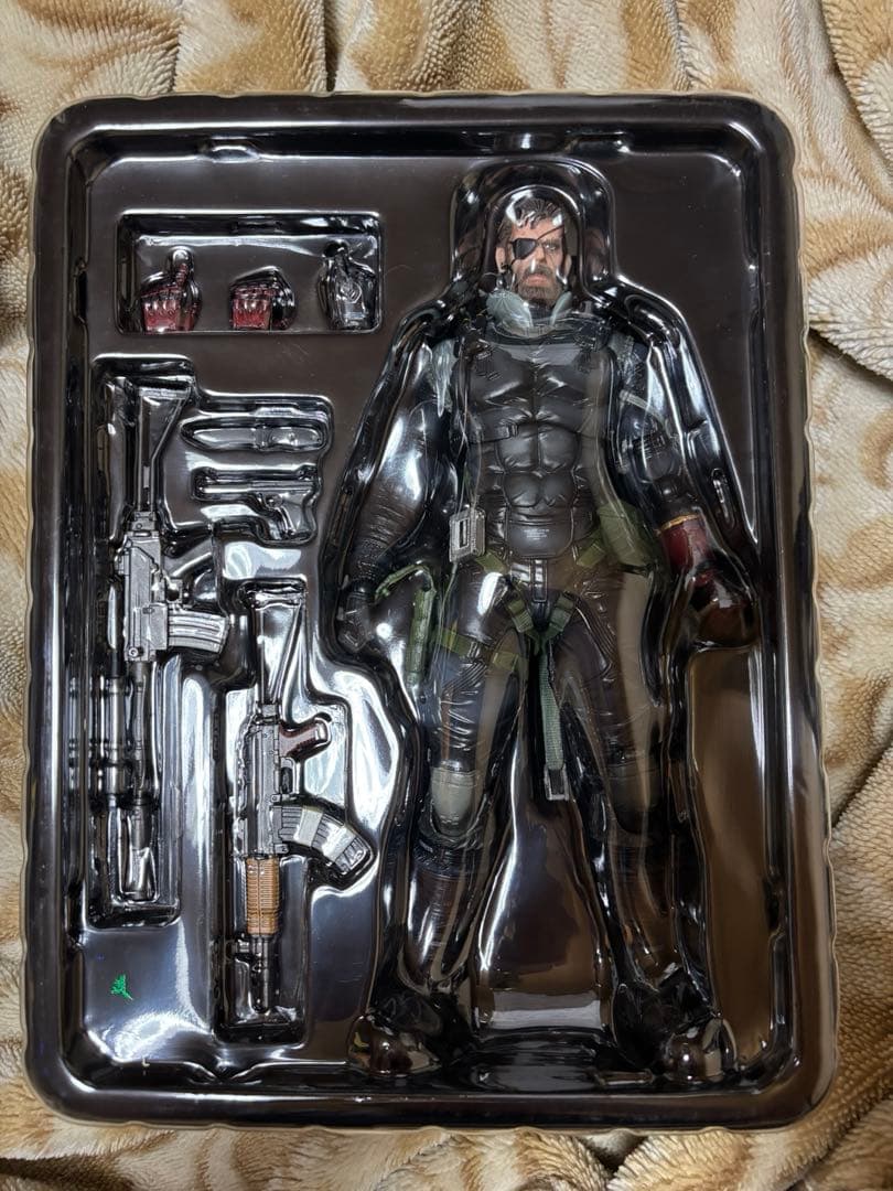 プレイアーツ改　メタルギアソリッドV スネーク スニーキングスーツver