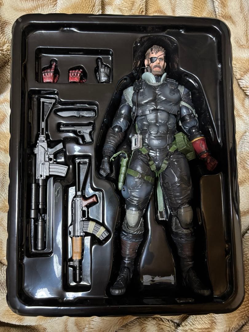 プレイアーツ改　メタルギアソリッドV スネーク スニーキングスーツver