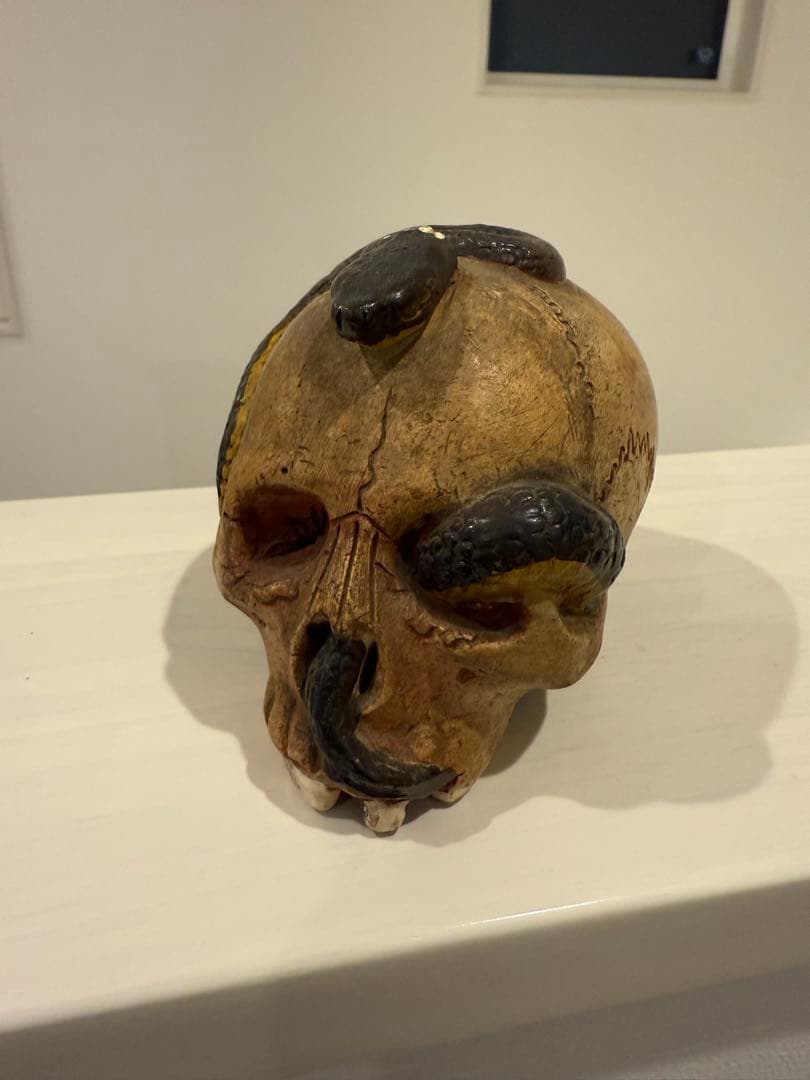 髑髏蛇レトロ置物スカルと蛇の彫刻 陶器