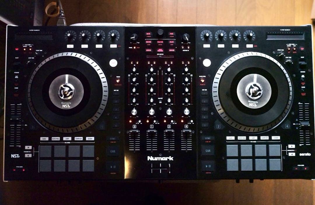【値下げ】Numark NS7 Ⅱ DJコントローラー (プラッター回転自走)