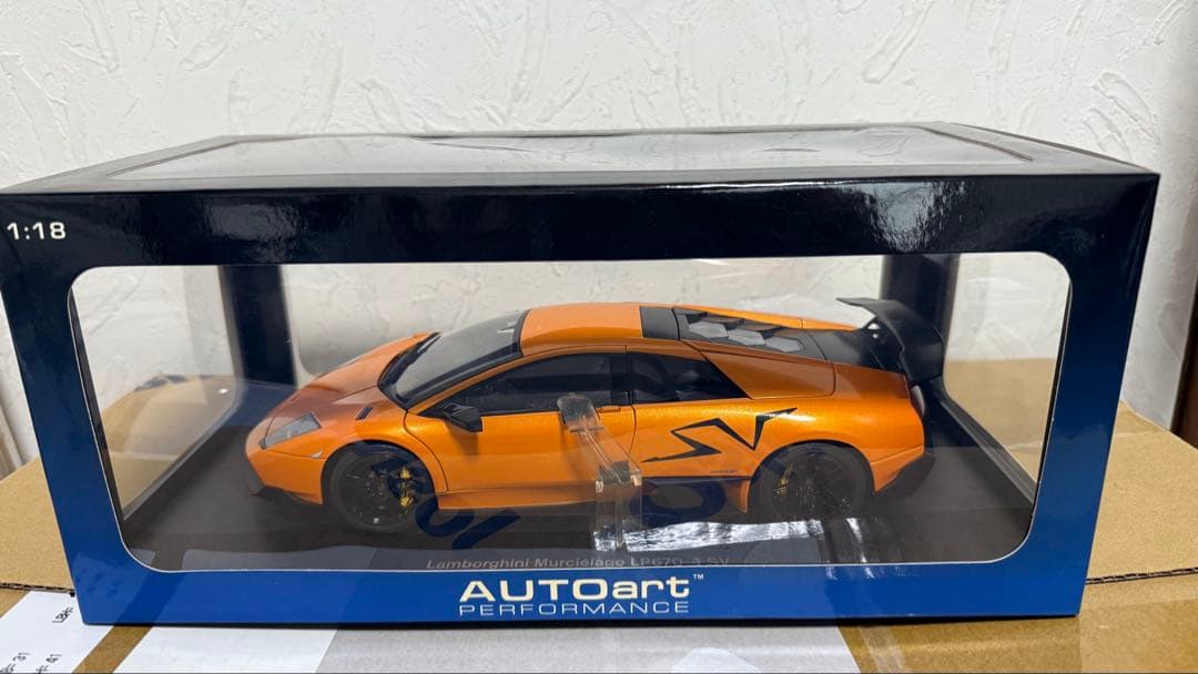 (未開封)オートアート1/18 ランボルギーニ ムルシエラゴLP670-4 SV
