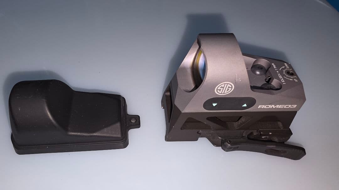 SIG SAUER ROMEO3 実物