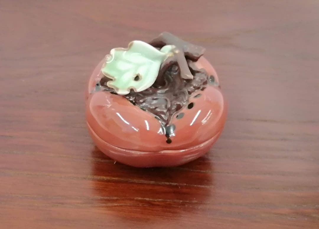 有田焼　二宮閑山　柿　香合