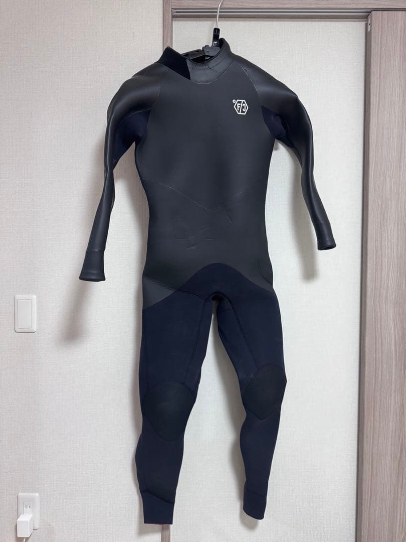 FCウェットスーツ 2022年から2年のみ使用