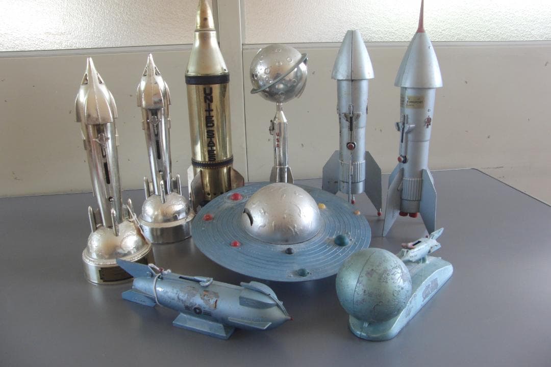 ヴィンテージスペースバンク８点及びロケット型オルゴール全９点セット販売