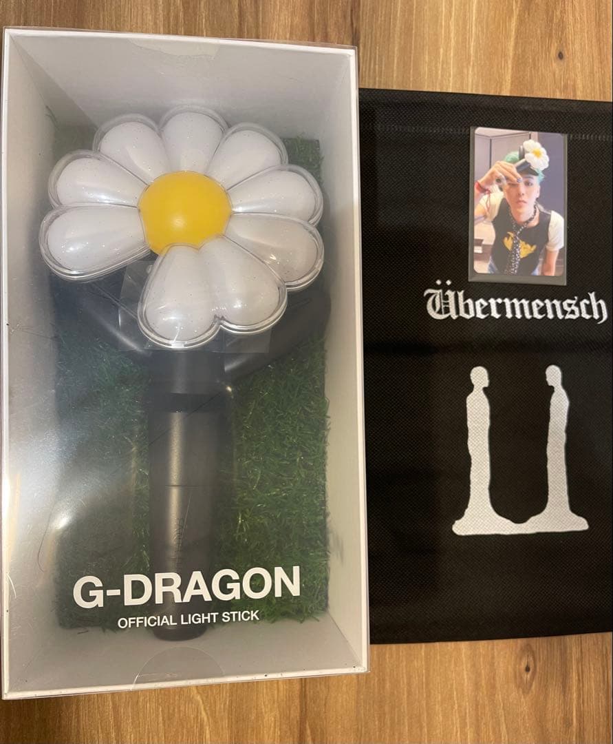 BIGBANG G-DRAGON 花型ペンライト 新品未使用 トレカ付