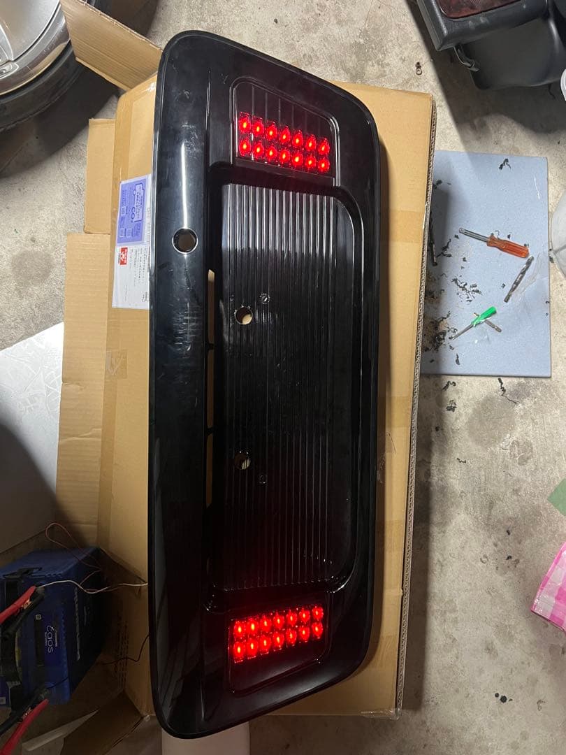 ハイエース リアガーニッシュ