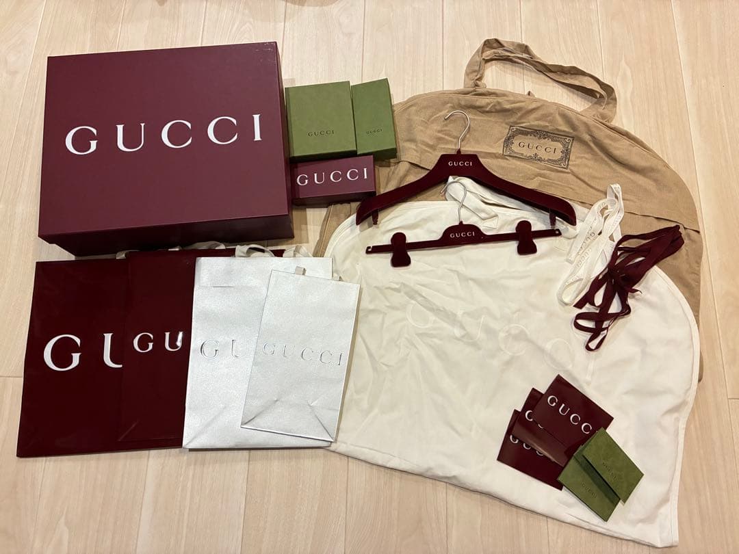 GUCCI グッチ 空箱 ショッパー ショップ袋 リボン ハンガー ギフト