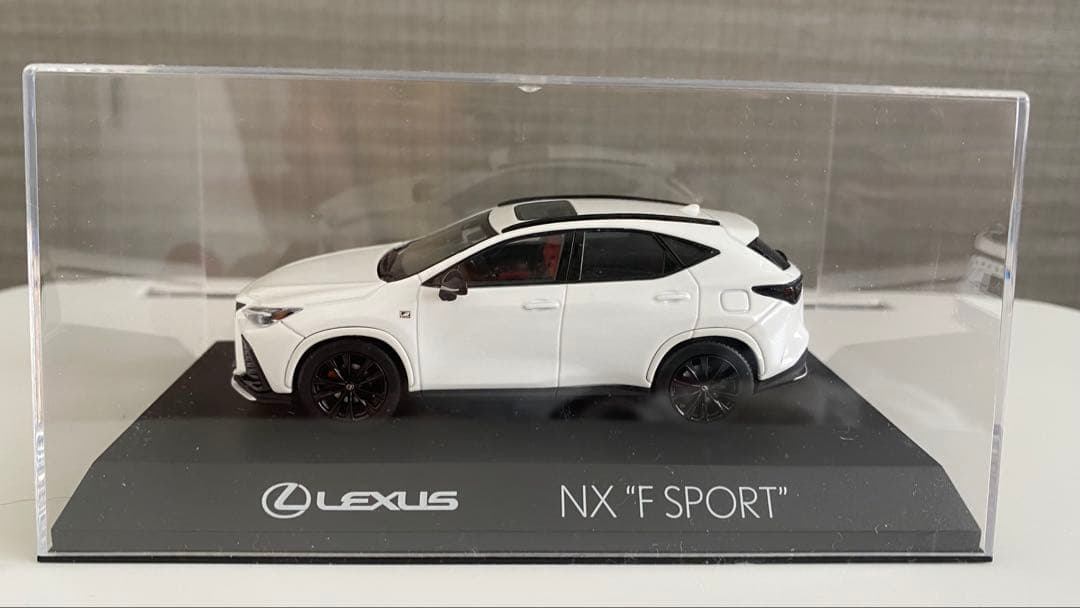 レクサス　nx ミニカー　nx350h fスポーツ　白　ホワイト