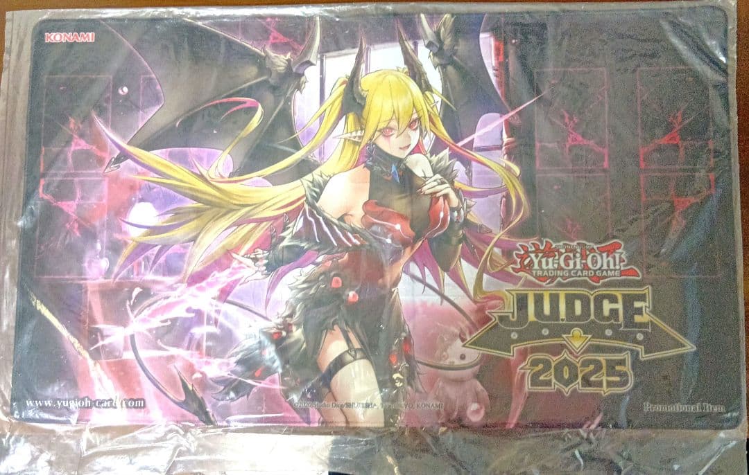 遊戯王 公式 JUDGE 2025 紅涙の魔ラクリモーサ プレイマット 北米版