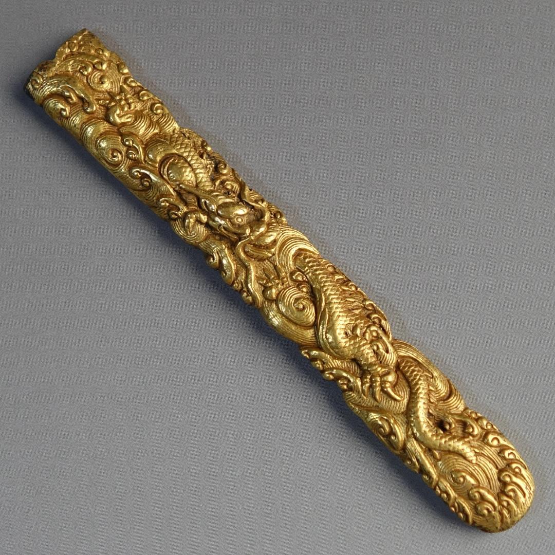 【波龍図小柄 銅地 高肉彫 鍍金】 鍔 鐔 小柄 刀装具 骨董 アンティーク