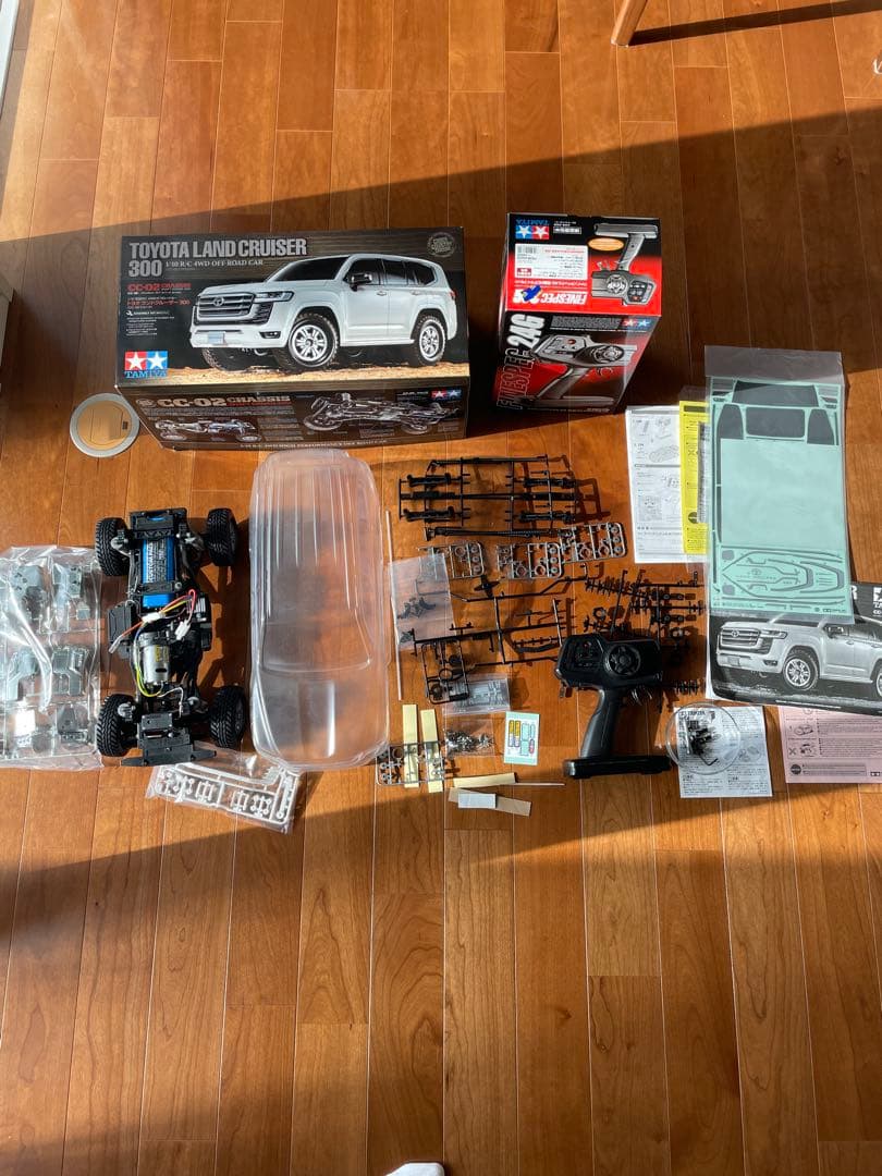 トヨタ ランドクルーザー 300 RCカーキット　バッテリーは付属しません