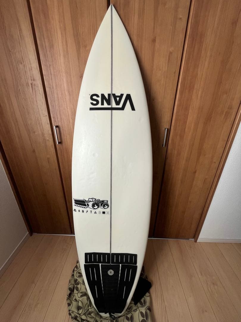 JS2020モンスタボックスサーフボード（フィン付き）、神奈川など手渡し可！