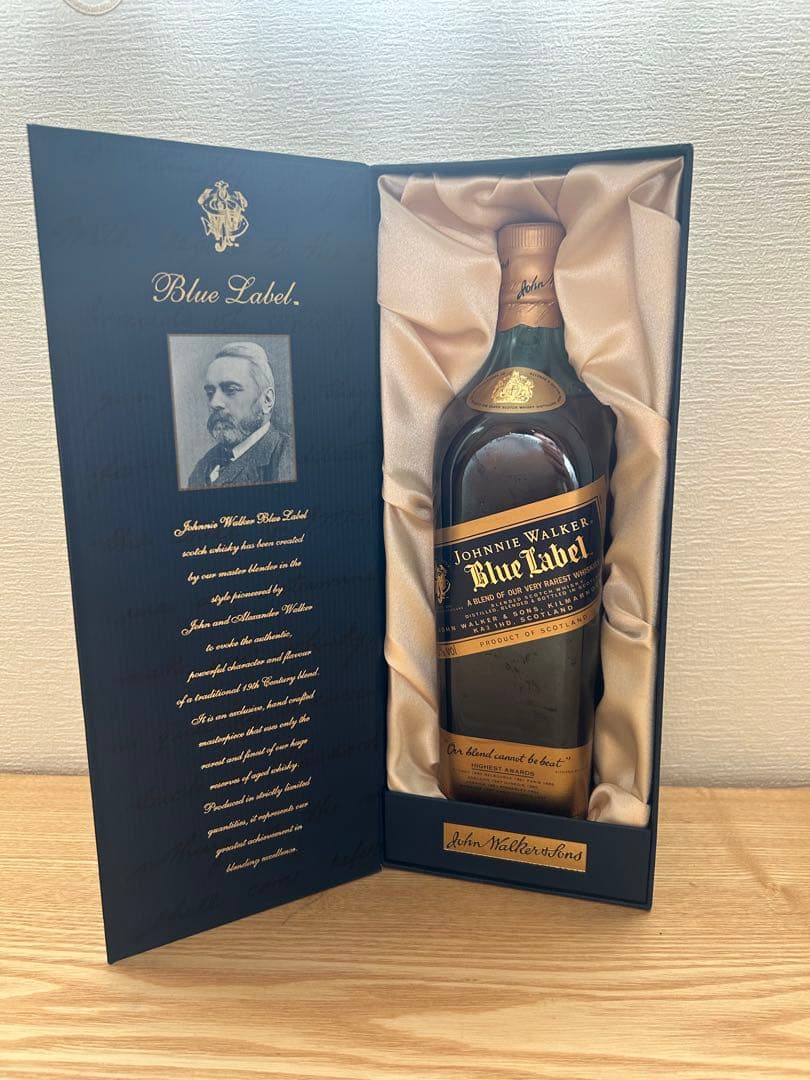 【未開栓】JOHNNIE WALKER ブルーラベル750mL ギフトボックス付