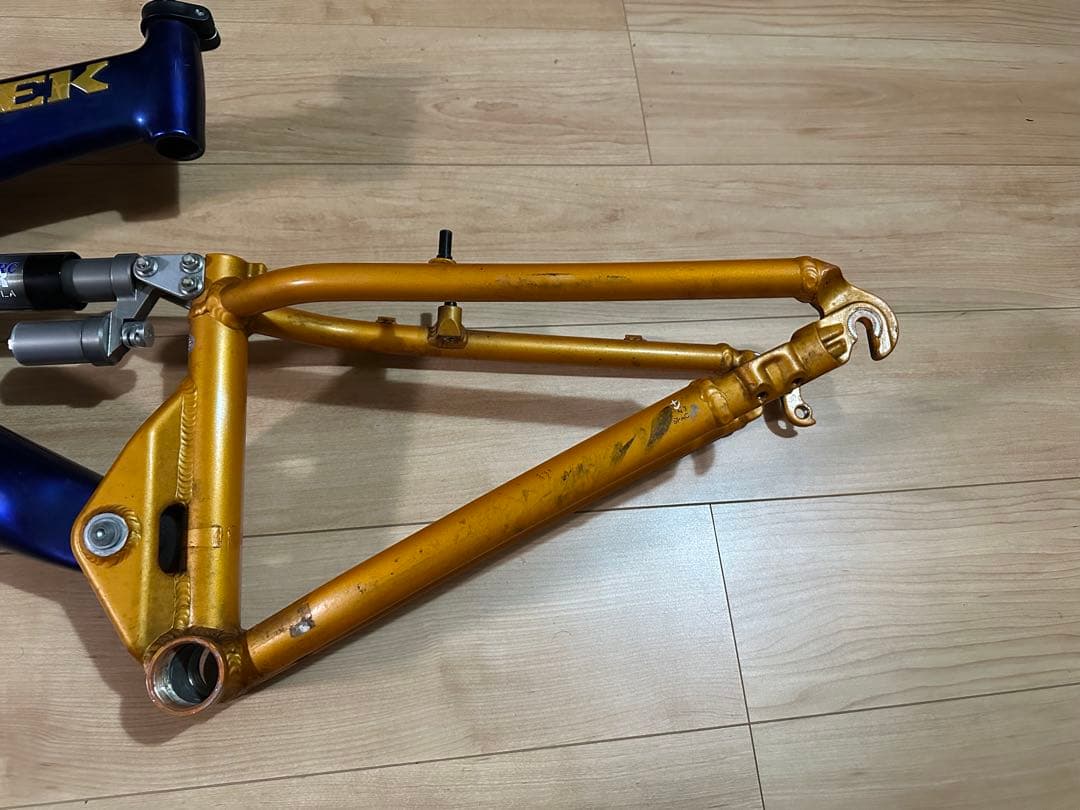 貴重品 最終改良型TREK Y22 OCLV カーボンフレーム　トレック Y33