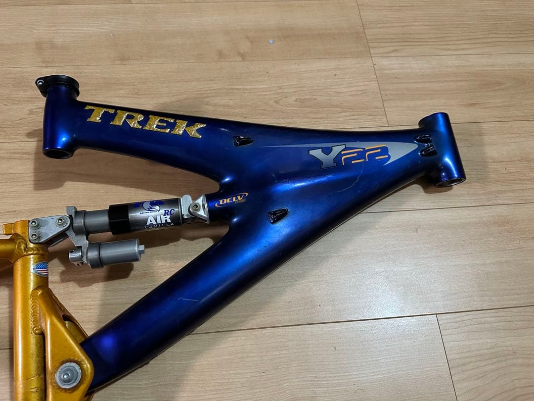 貴重品 最終改良型TREK Y22 OCLV カーボンフレーム　トレック Y33