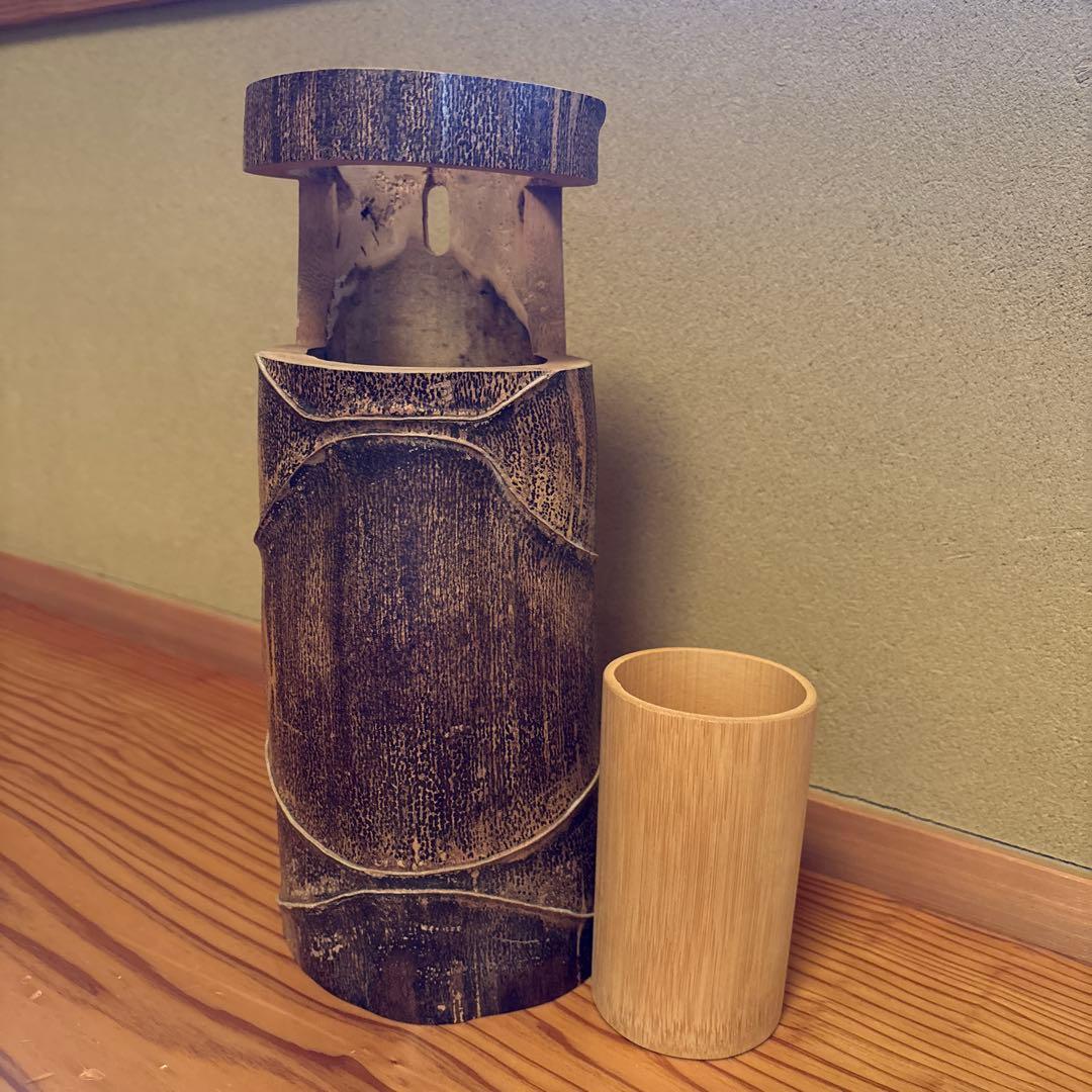 黒田正玄造、胡麻竹製曲線花入れ 裏千家鵬雲斎宗匠花押、箱書あり　 銘「花の友」