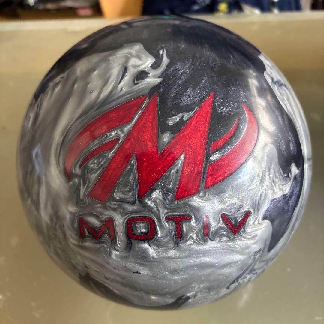 MOTIV Sniper ボウリングボール15ポンド2オンス