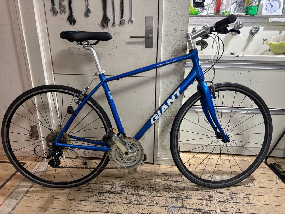GIANT ESCAPE 青 ジャイアントのクロスバイク