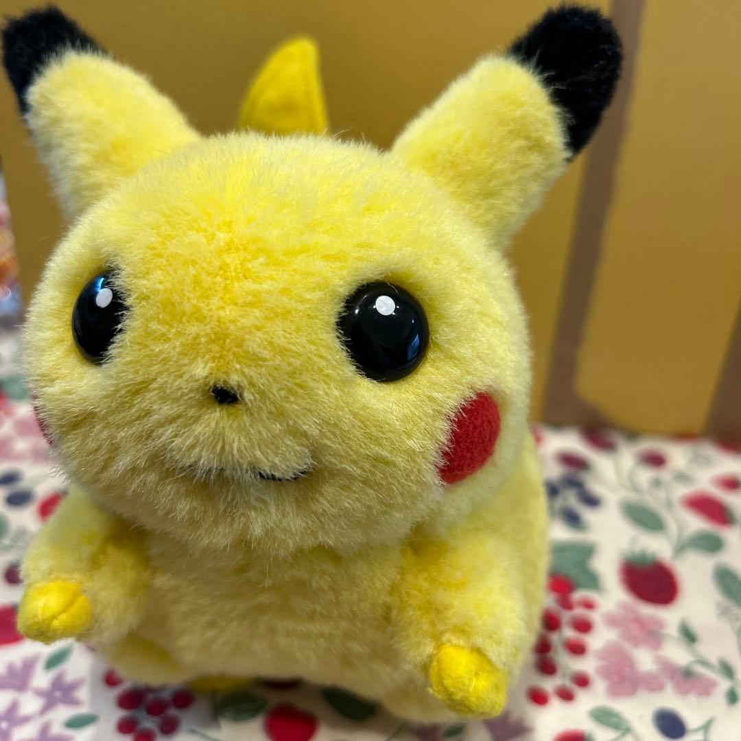 お顔ふわふわ　初期ピカチュウ　ぬいぐるみ　TOMY ポケモン