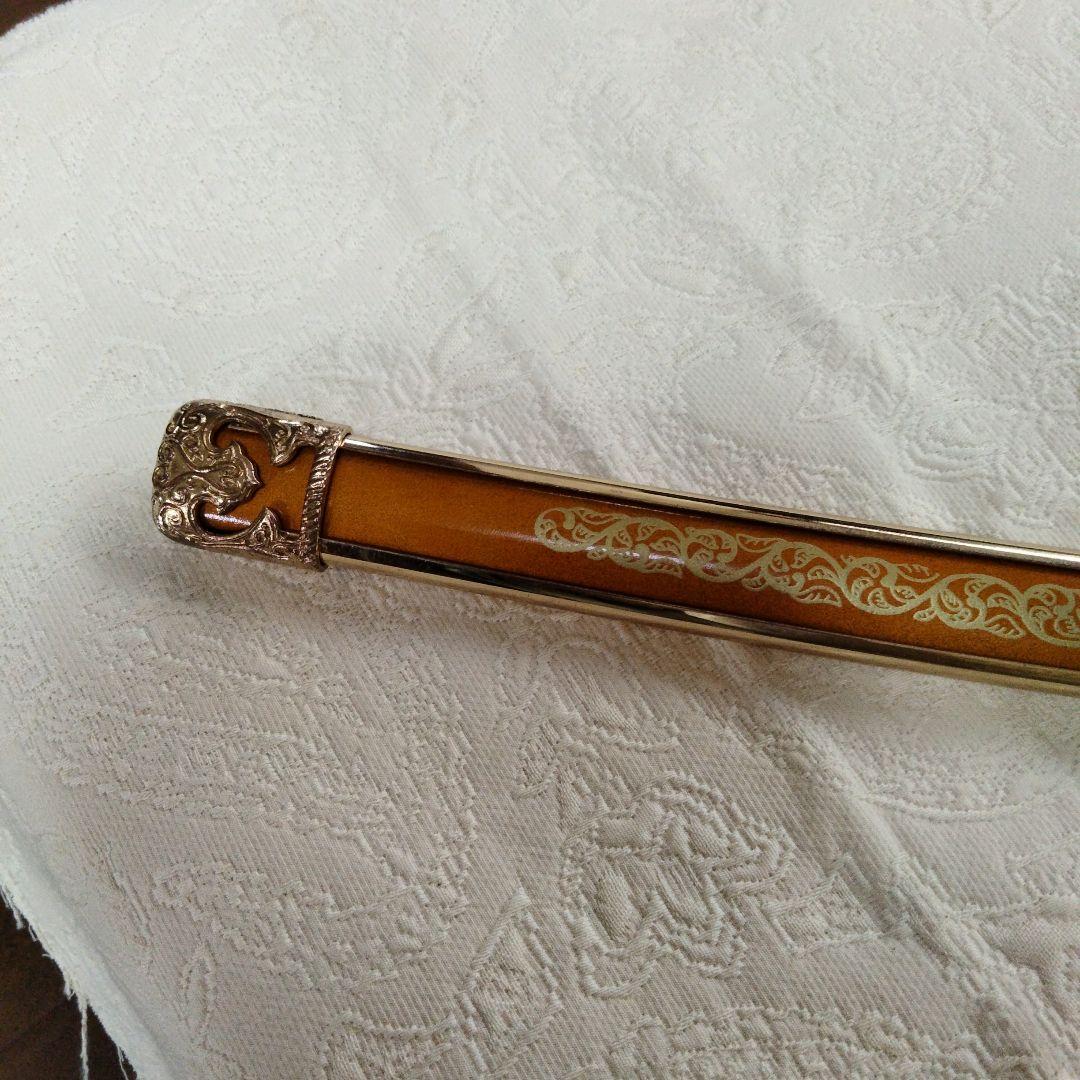 最終価格金色装飾の刀 鳥ハンドル付き端午の節句用模造太刀