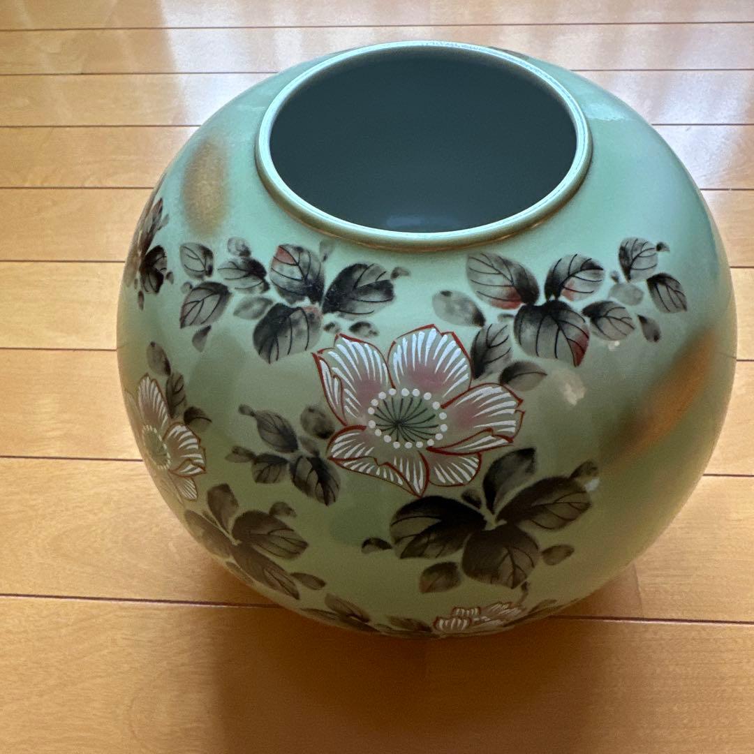 花柄の壺