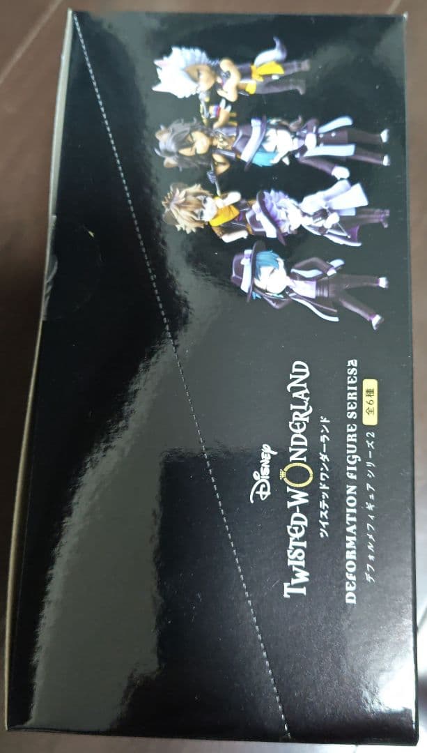 ツイステ　デフォルメフィギュア