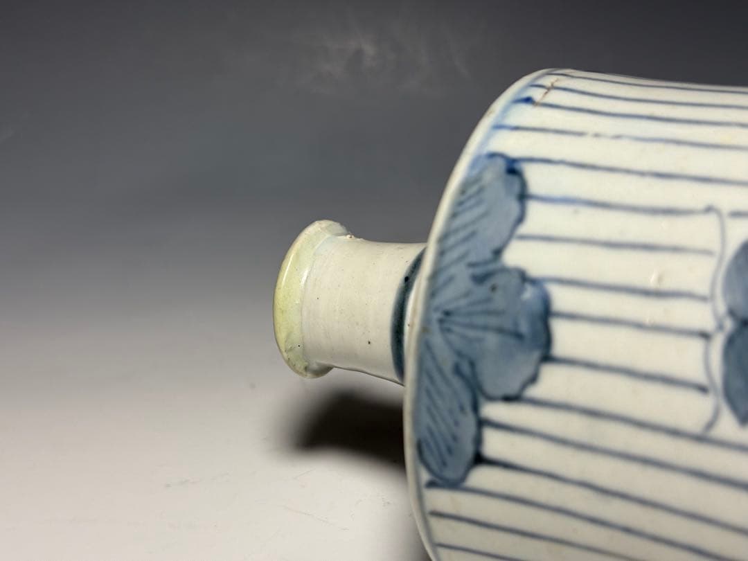 「古伊万里」連子格子蝶文徳利