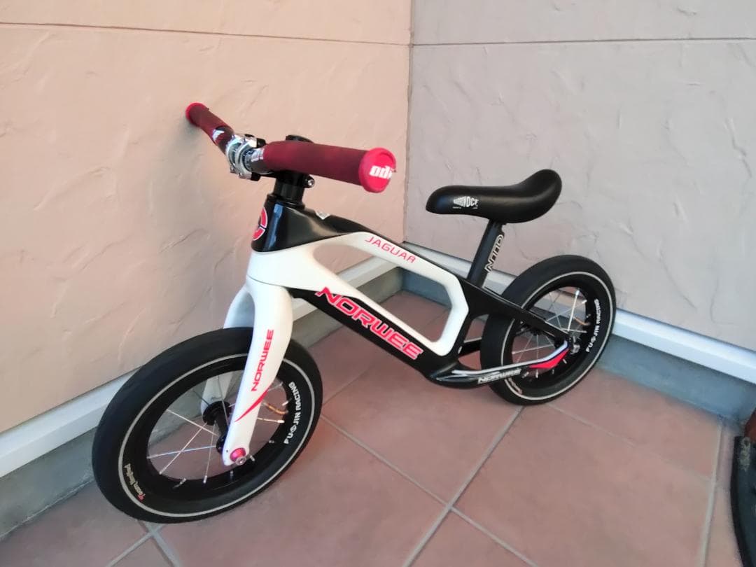 NORWEE カーボンフレーム 　FU-JINホイール　ランバイク　ストライダー