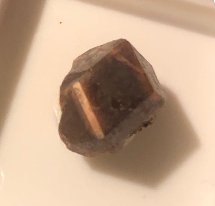 大粒単結晶　ネオンレインボーガーネット