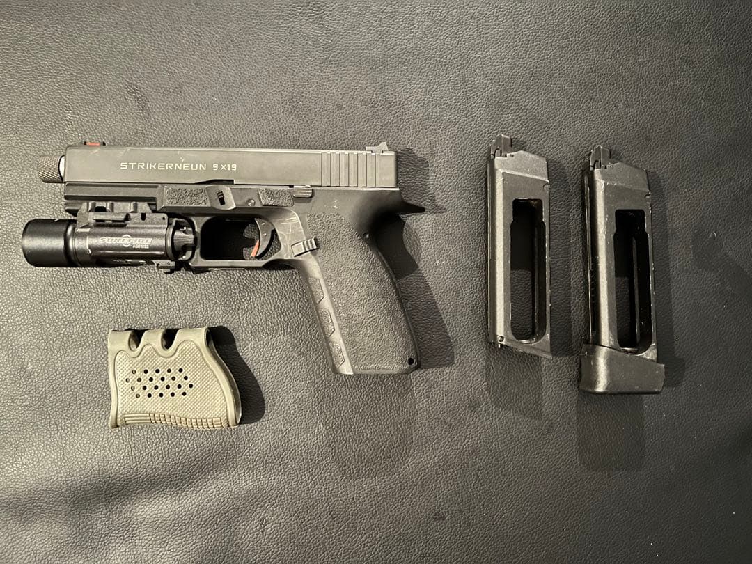 CARBON8 ストライカー9