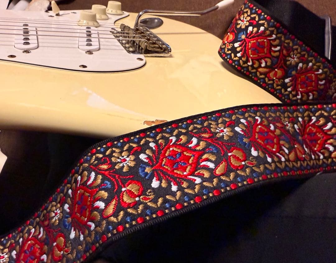 Chuuスクワイアネック、ジャパンフェンダーボディストラトキャスター