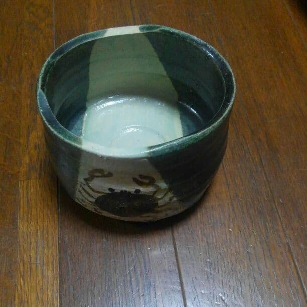 茶碗　カニ模様