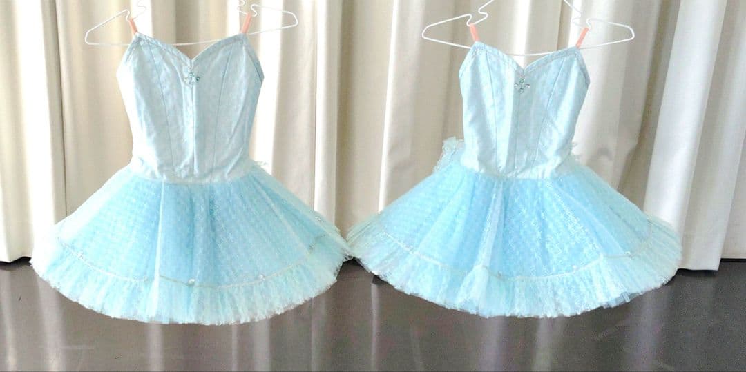 バレエ　2着まとめチュチュ　水色シルバーレース　袖、冠付　小学校3年生