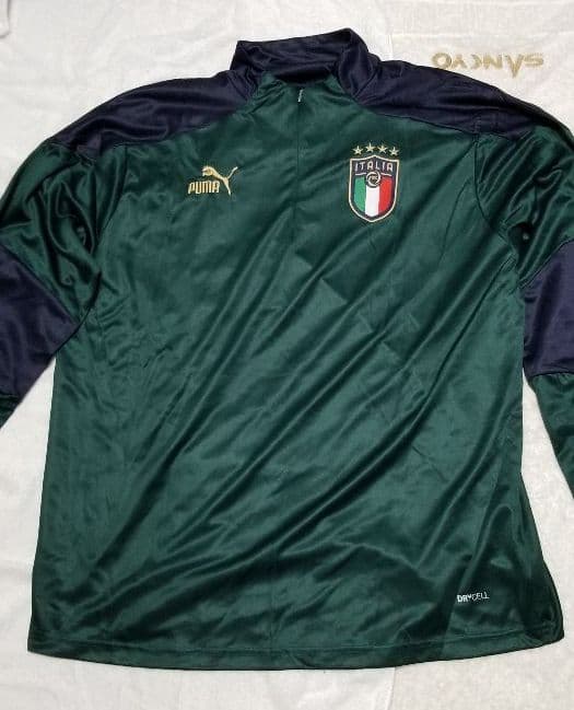 サッカー、イタリア代表のジャージ、上。サイズ海外製XL。2021年モデル