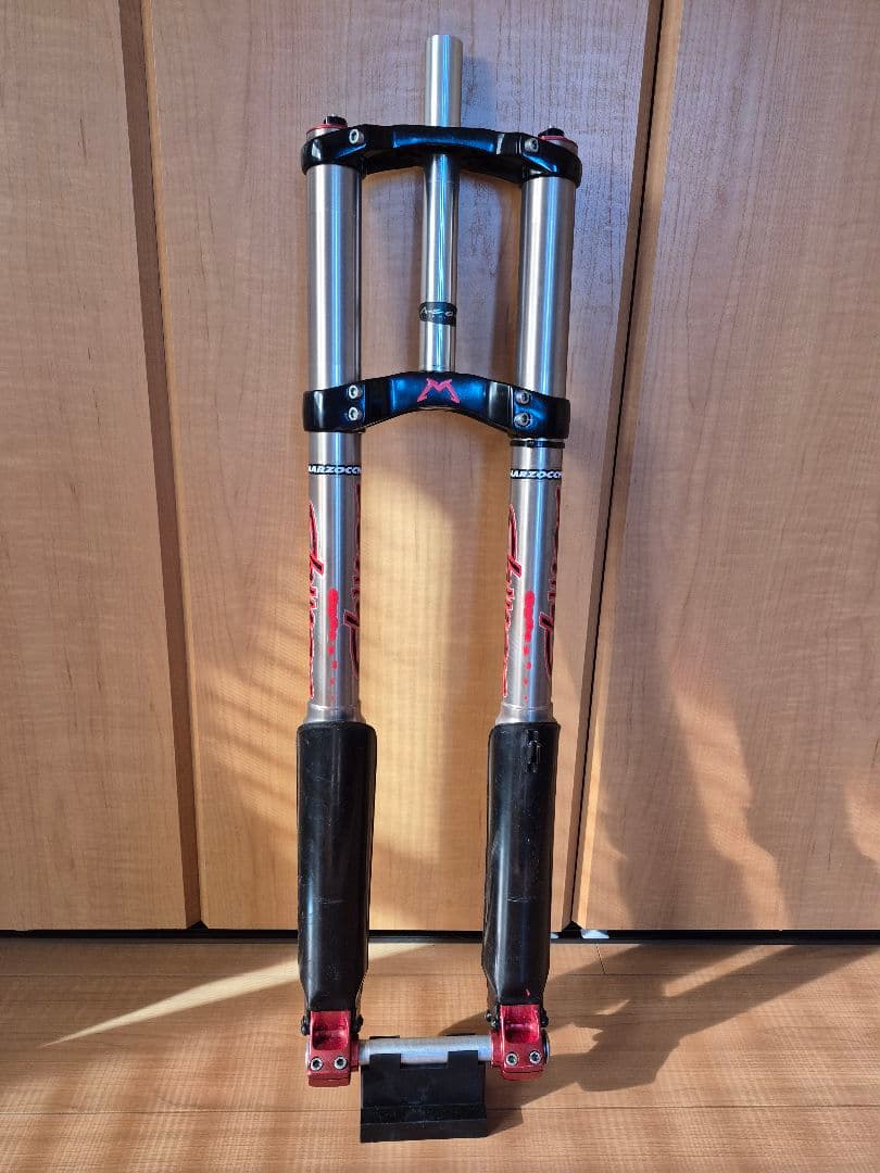 マルゾッキ shiver MTB 用倒立フロントフォーク